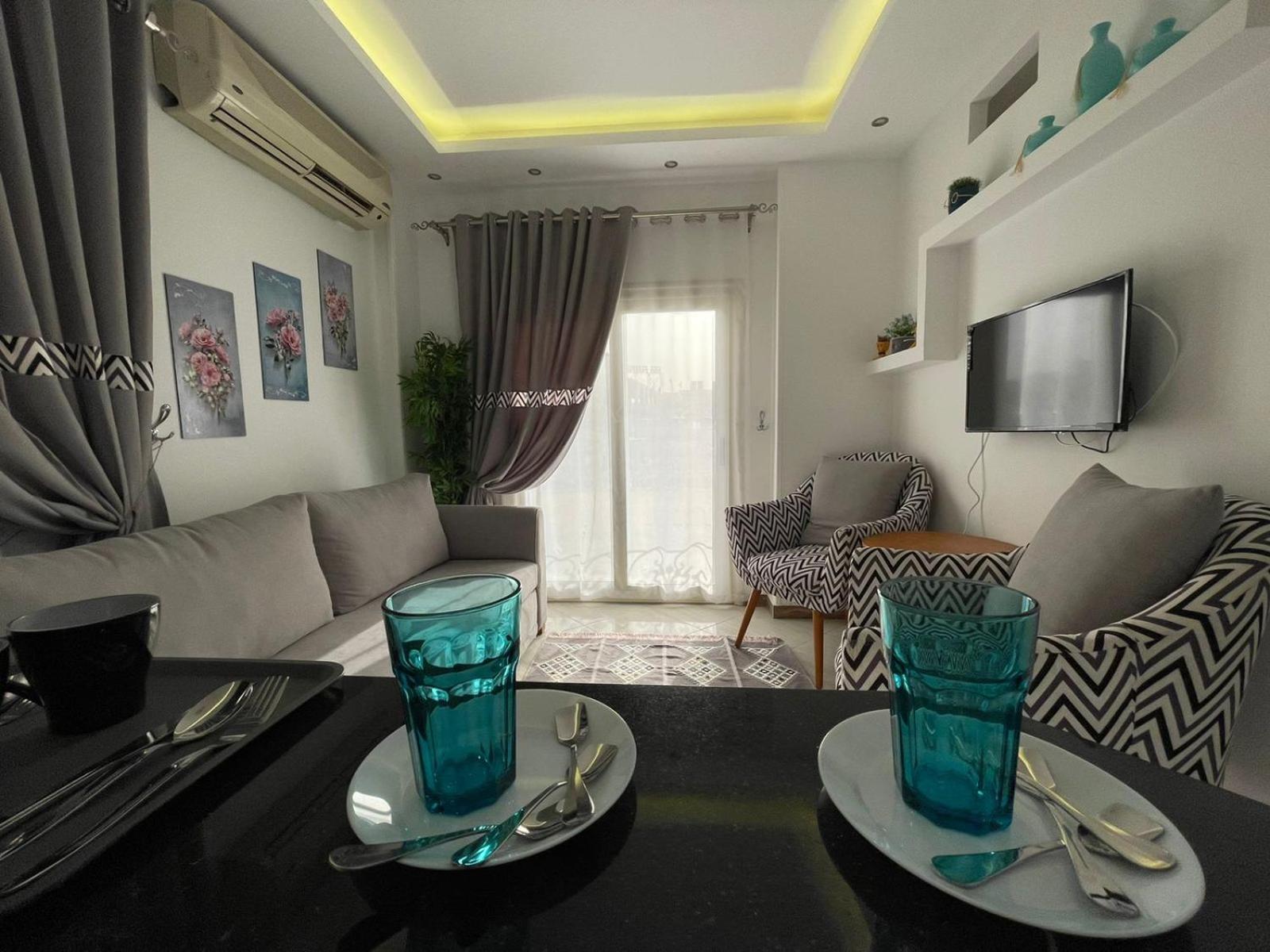 شقة في قلب القاهرة الجديدة تطل على شارع التسعين الشمالي Exterior photo