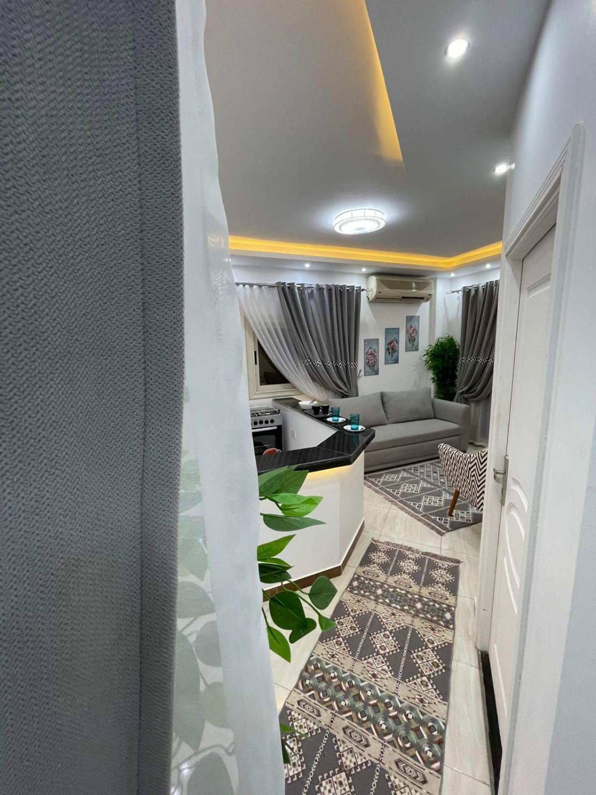 شقة في قلب القاهرة الجديدة تطل على شارع التسعين الشمالي Exterior photo